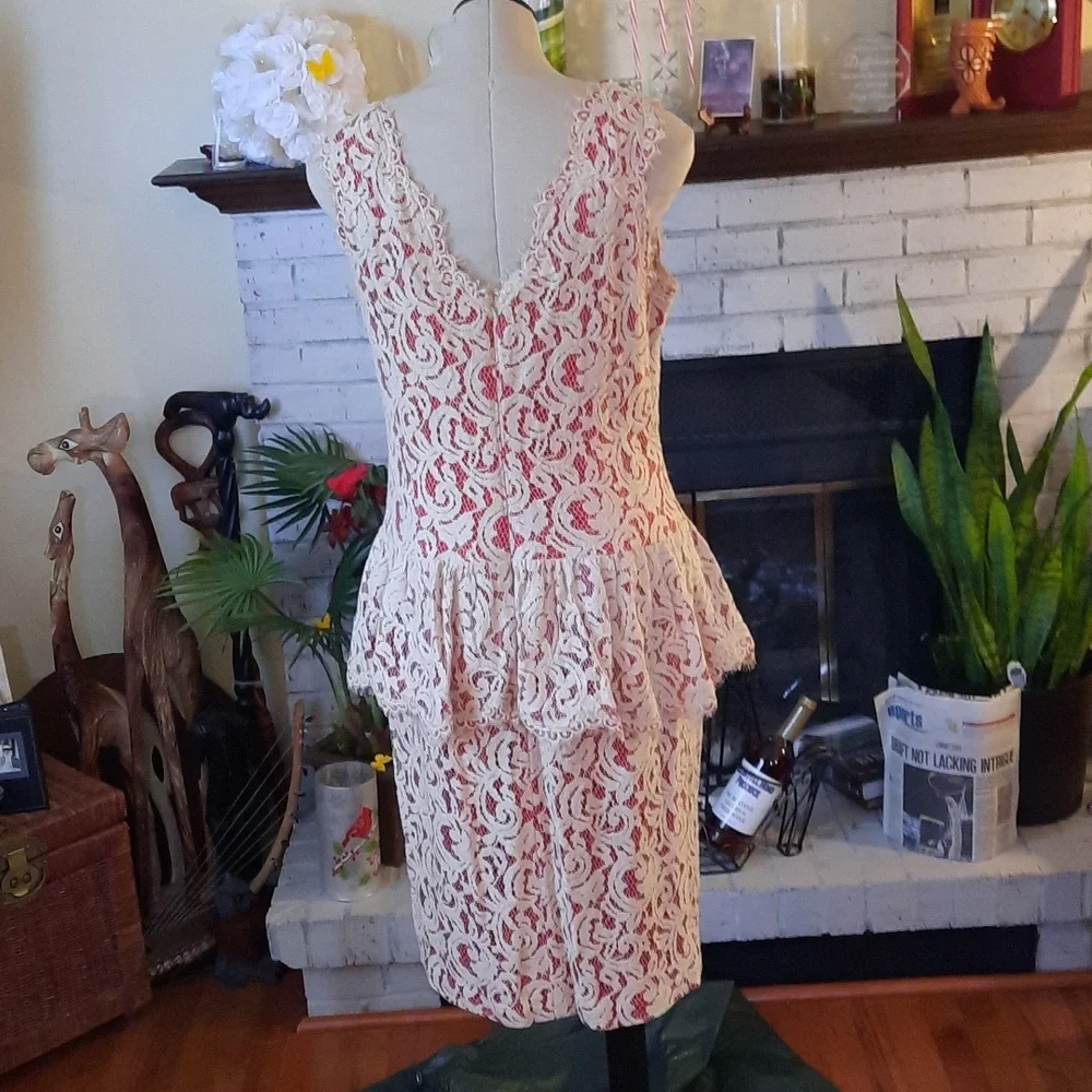 Tadashi Shoji Peplum Mid Length Dress size 14 - Picture 4 of 6